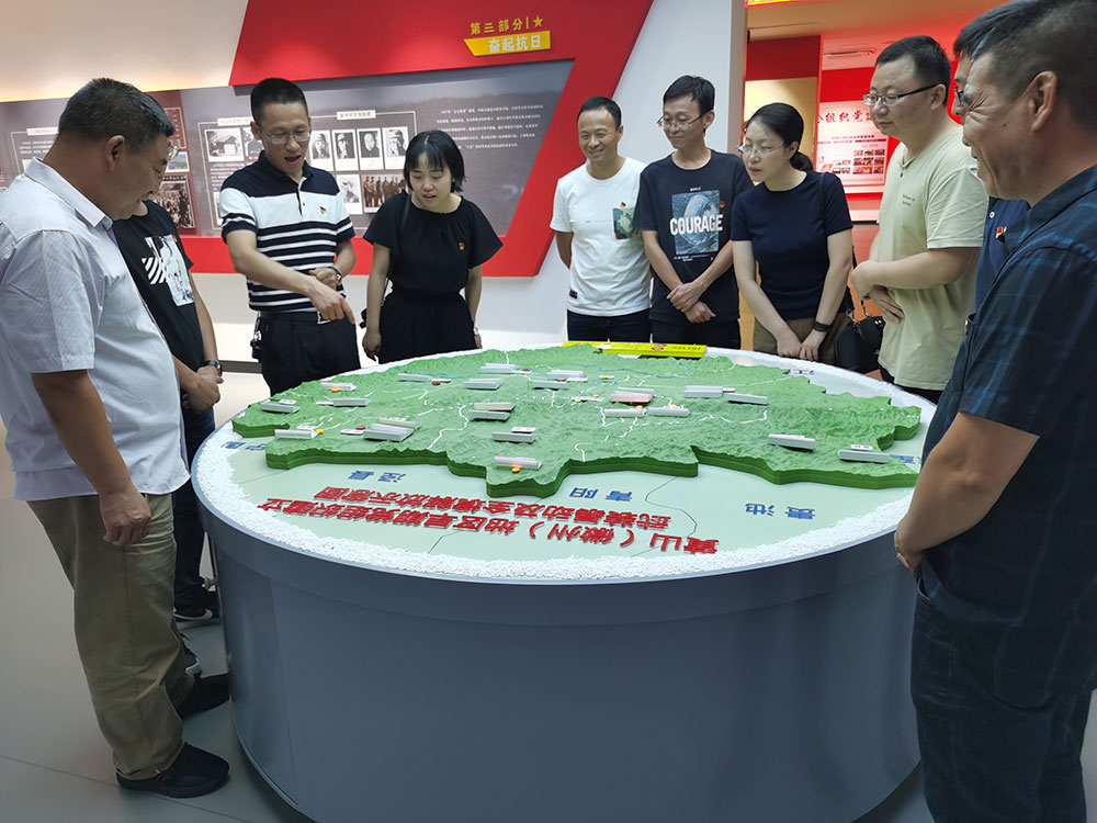 屯溪城建投公司黨支部赴屯溪區黨群服務中心開展紅色教育活動