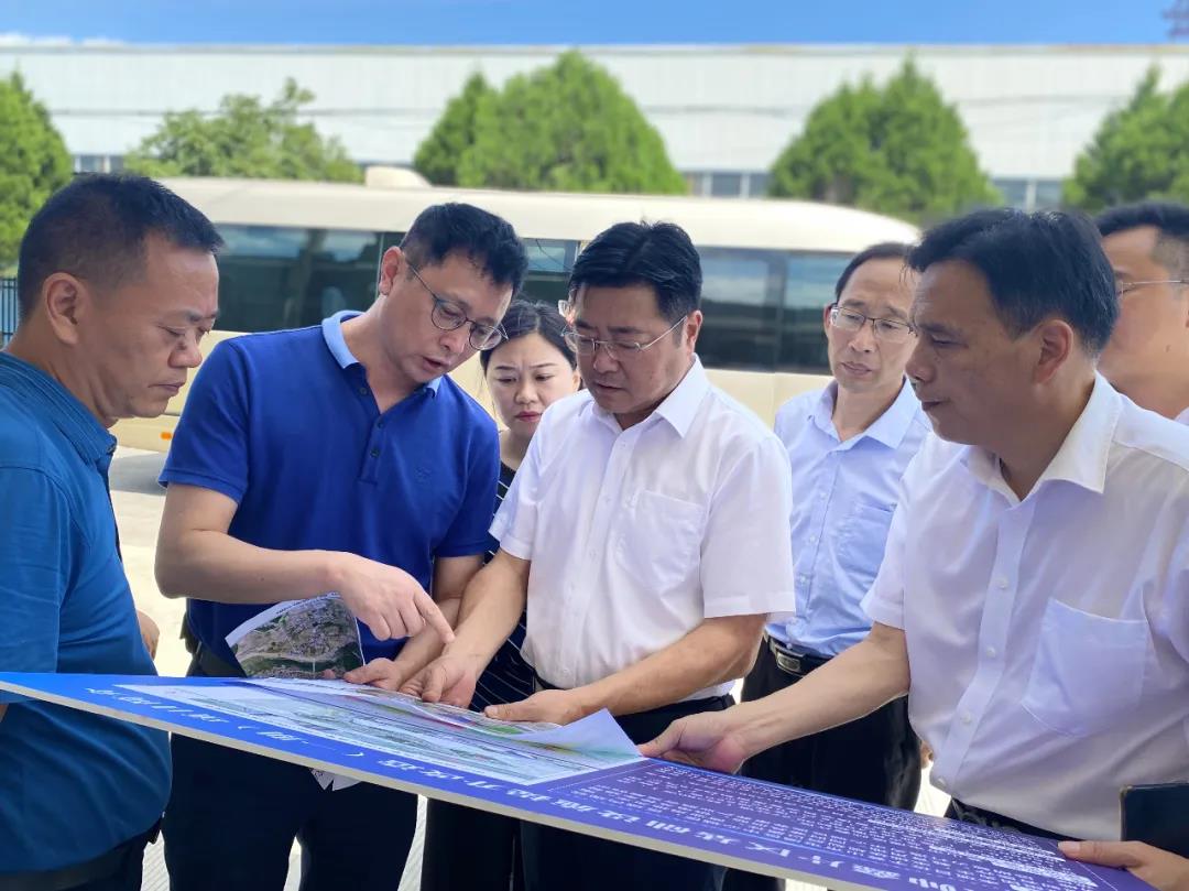 吳旭光帶隊調研區國投集團工作