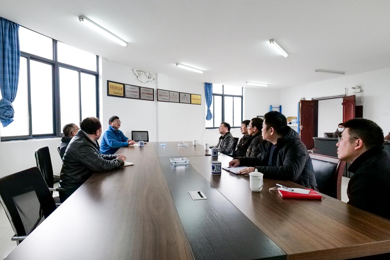“一改兩為五做到 深走實訪解企憂”屯溪區國投集團開展二月主題黨日活動