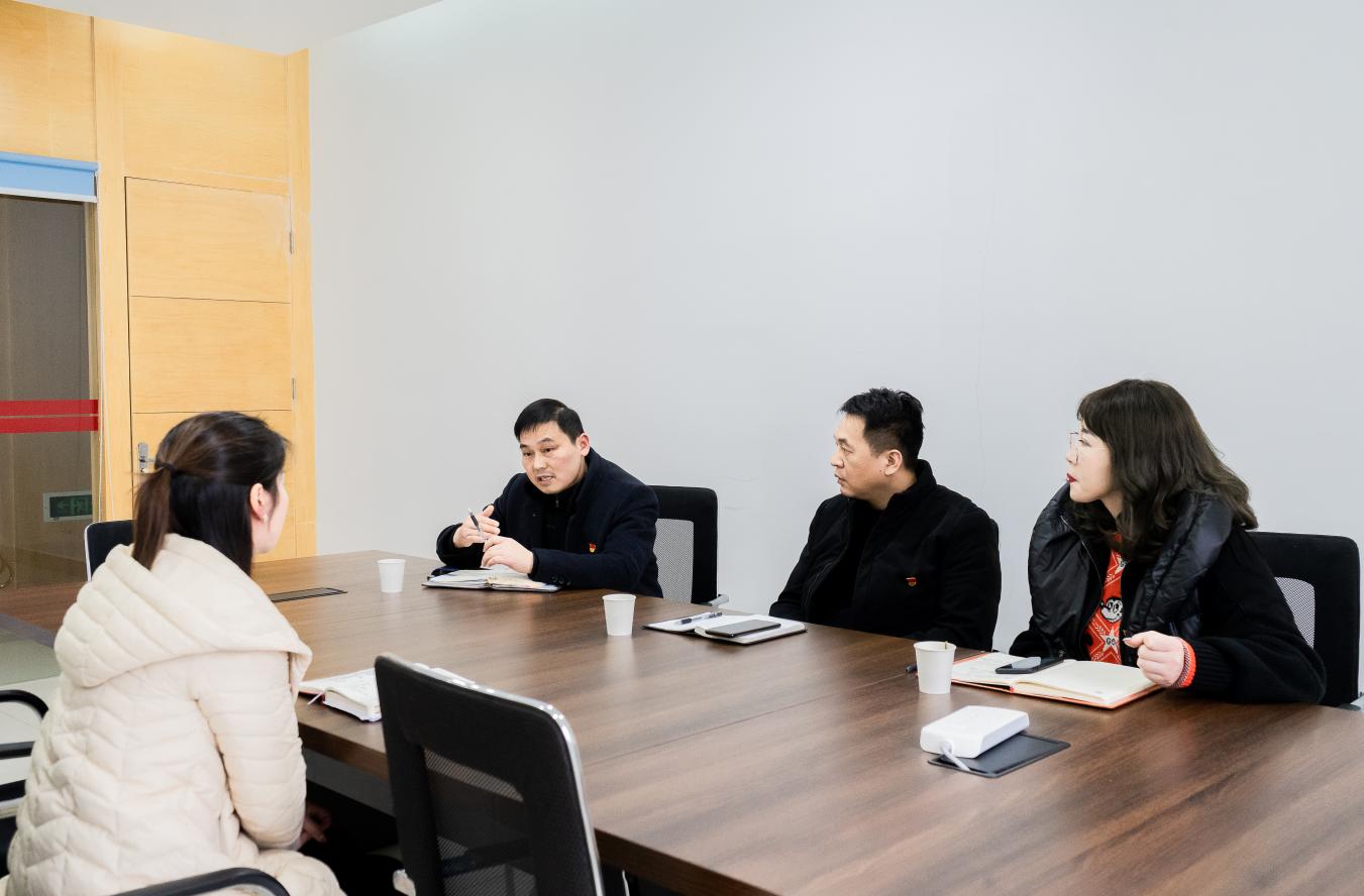 “一改兩為五做到 深走實訪解企憂”屯溪區國投集團開展二月主題黨日活動