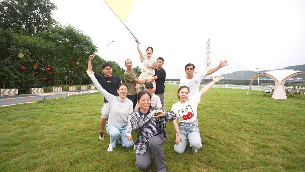 激情熔煉團隊 凝聚成就夢想——屯溪區國投集團開展黨建帶團建主題活動