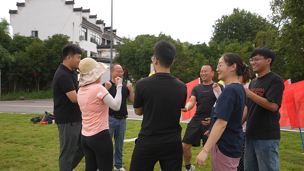 激情熔煉團隊 凝聚成就夢想——屯溪區國投集團開展黨建帶團建主題活動